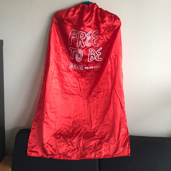 💝FREE when Purchased with another item💝🌈PRIDE SWAG🌈 Adult Red Cape - Picture 2 of 7